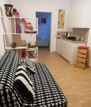 Apartment Otto Di Denari Neapel